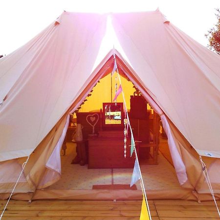 Hope Cottage Bell Tent Retreat آشبورن المظهر الخارجي الصورة