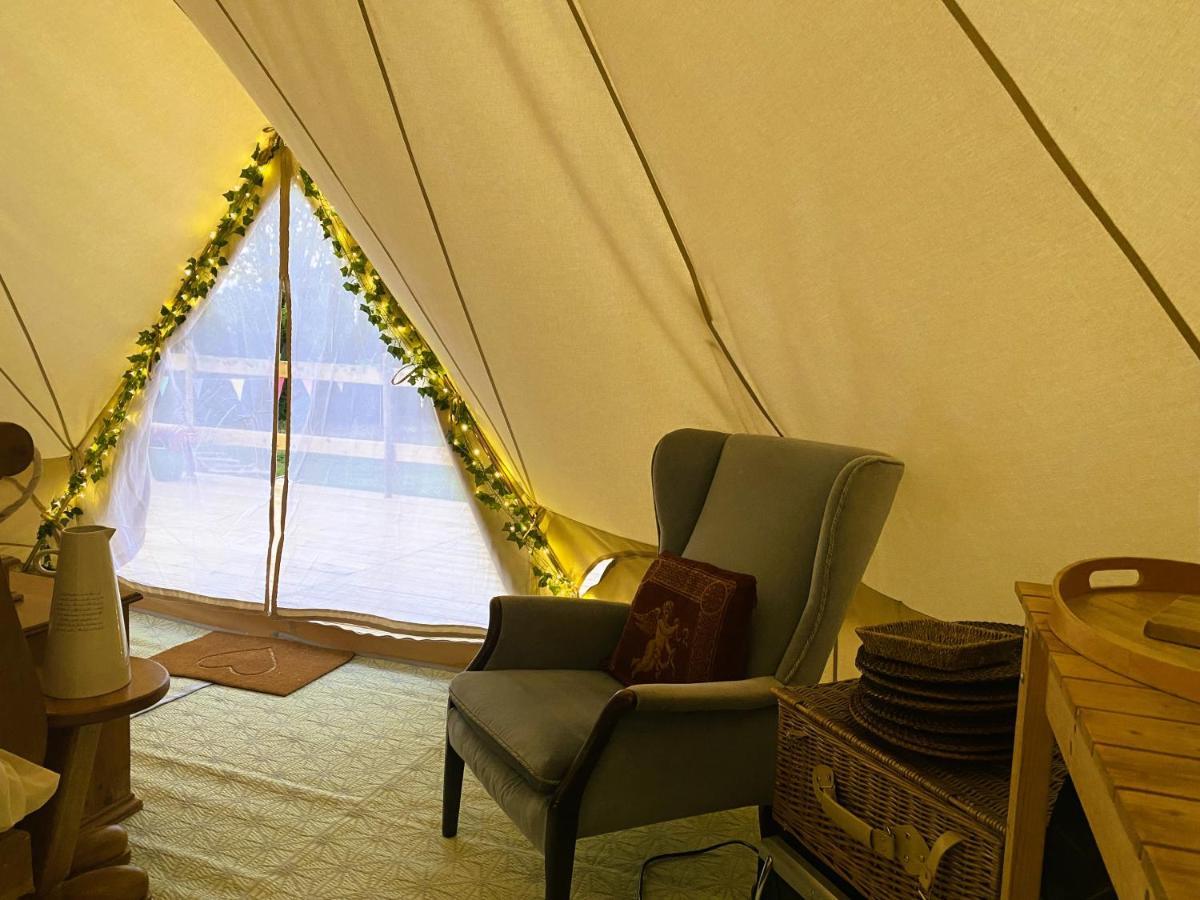 Hope Cottage Bell Tent Retreat آشبورن المظهر الخارجي الصورة