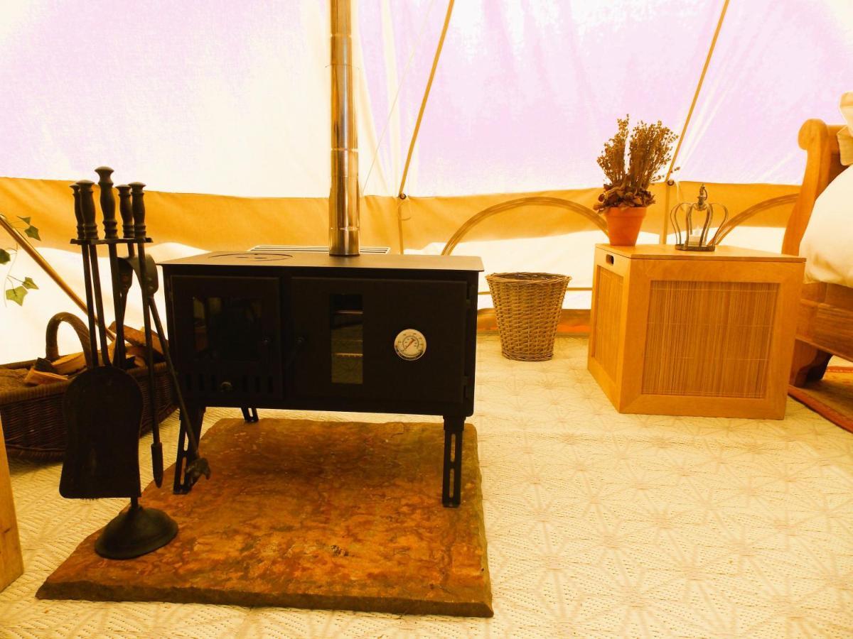 Hope Cottage Bell Tent Retreat آشبورن المظهر الخارجي الصورة