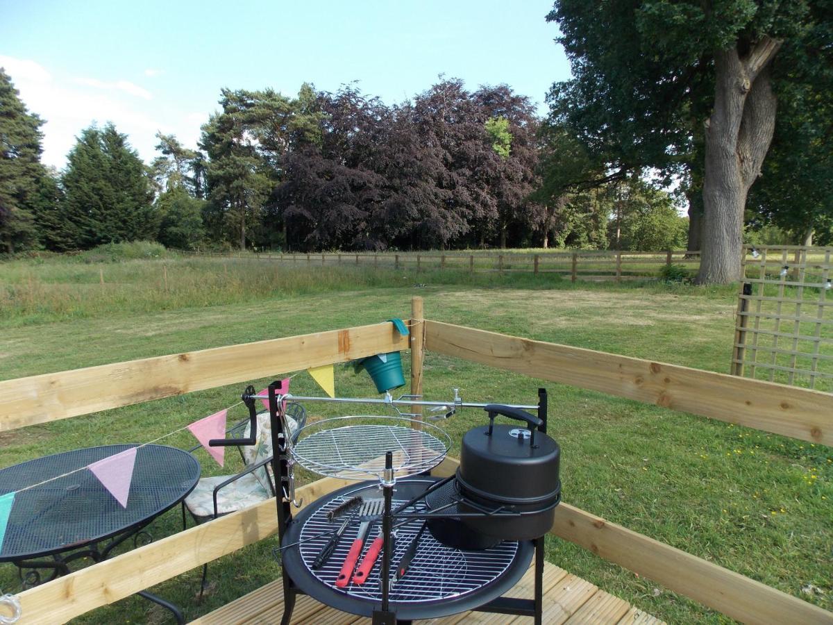Hope Cottage Bell Tent Retreat آشبورن المظهر الخارجي الصورة