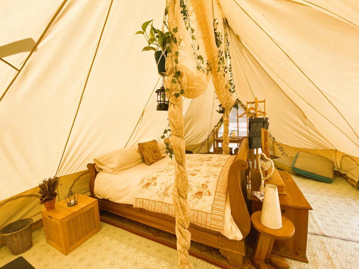 Hope Cottage Bell Tent Retreat آشبورن المظهر الخارجي الصورة